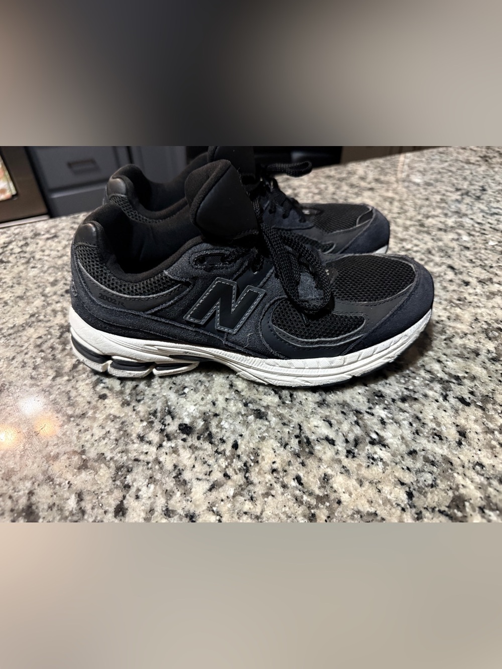New Balance Men's Black and White Athletic Running Shoes